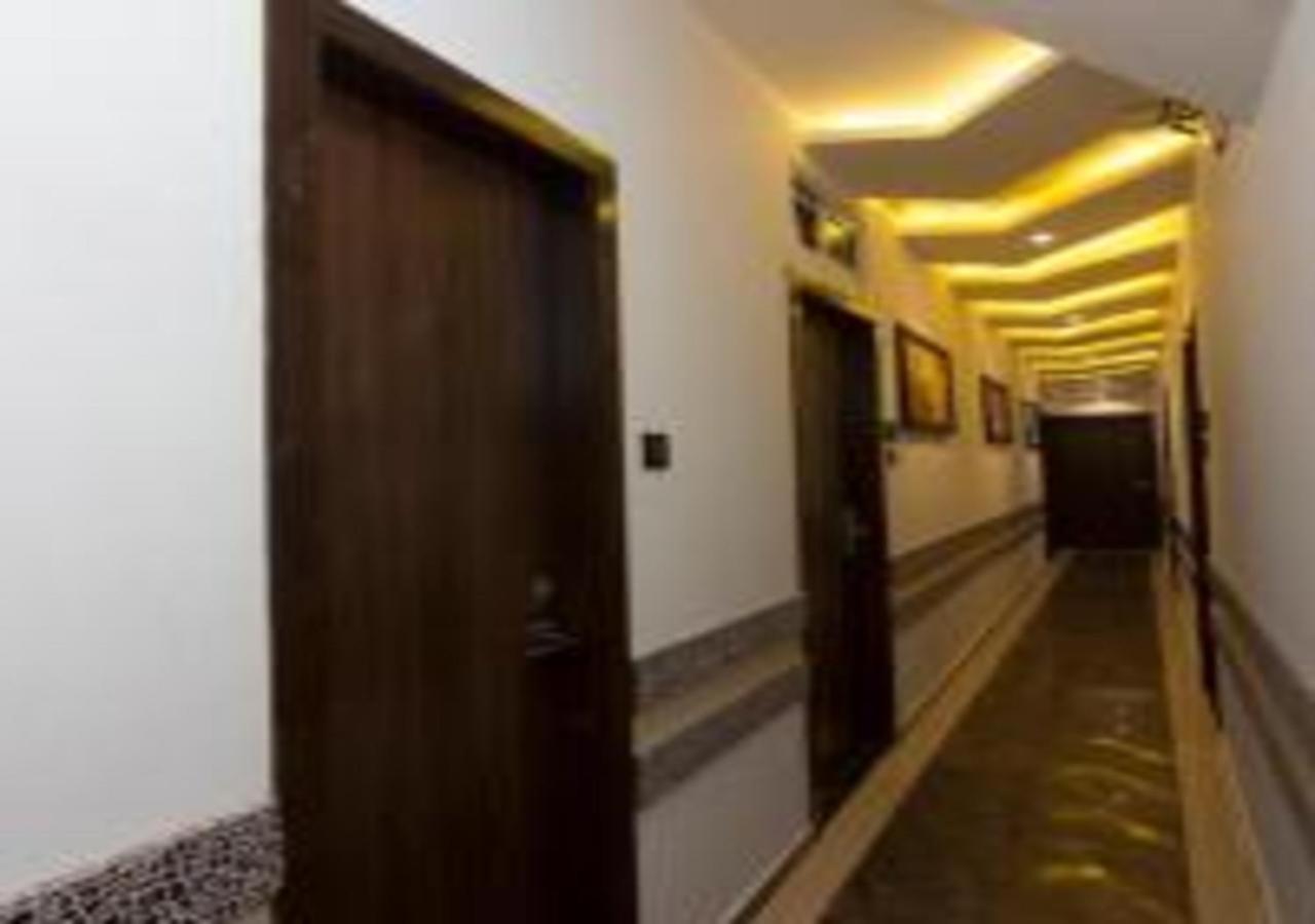 Hotel Meriton Mumbai International Airport T-2 Exterior foto